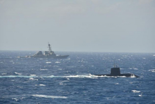 史上初！ 海上自衛隊が南シナ海でアメリカ海軍と対潜水艦共同訓練を実施。