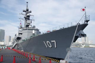 福岡県の門司港で、海上自衛隊の護衛艦「たかなみ」一般公開のお知らせ。