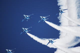 ブルーインパルスが舞う！　航空自衛隊・千歳基地「令和5年度 千歳のまちの航空祭」開催のお知らせ。